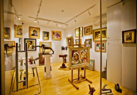 Rotenberg-Uzunov Art Gallery