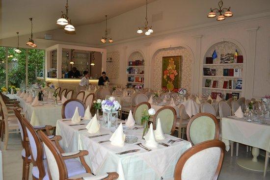 Restaurant MRC House