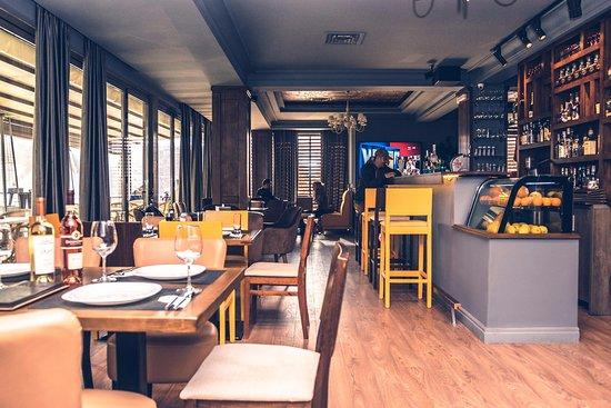 Coquette Bistro Caracal