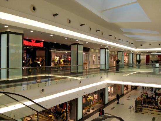 Iris Titan Shopping Center